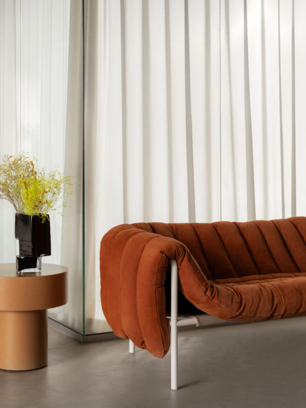 Puffy Sofa, Hem