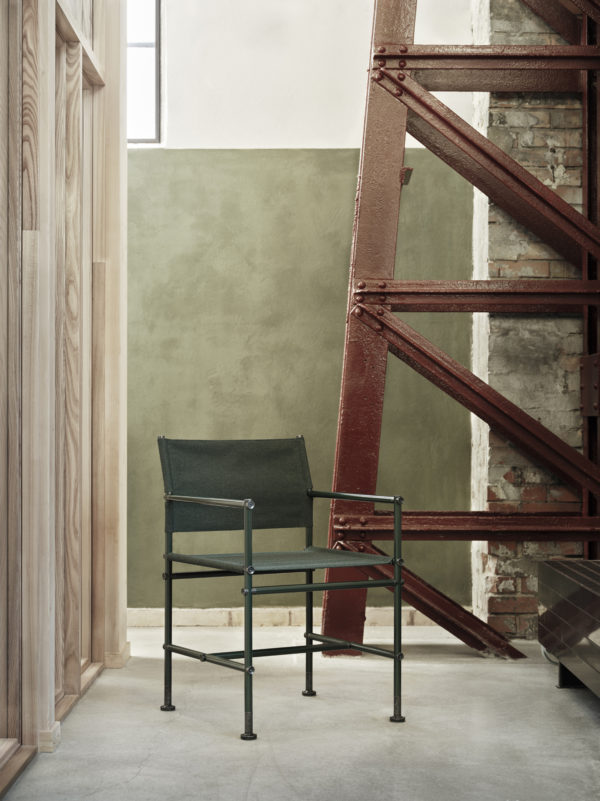 Able Chair, Blå Station